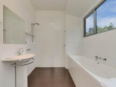 Cloudy Bay Lagoon Estate - Perisher Accommodation 14