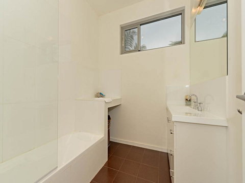 Cloudy Bay Lagoon Estate - Perisher Accommodation 15