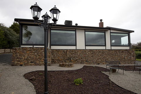 A Cottage With A View At Tudor Ridge - Perisher Accommodation 8