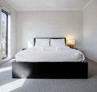 Point Cook Home with a Lovely View in Salt Water - Perisher Accommodation