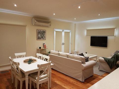 Healesville House - Fig Tree House - Perisher Accommodation 8