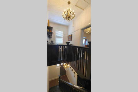 The Dewhurst - Sophisticated Entire CBD Apartment - Perisher Accommodation 2