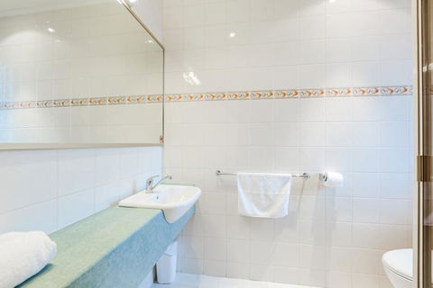 Tonsley Hotel - Perisher Accommodation 2