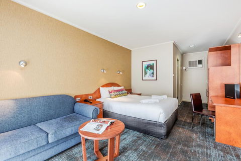 Tonsley Hotel - Perisher Accommodation 0