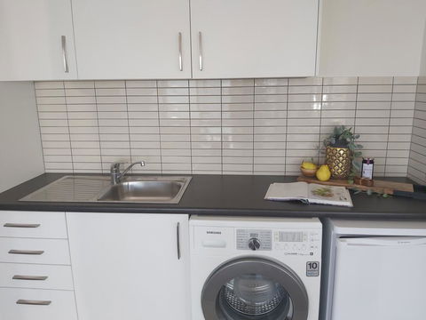 Tranquil Waters - With Mesmerising Waterviews - Perisher Accommodation 3