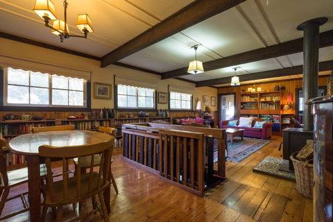 Walhalla Coach House - Perisher Accommodation 3