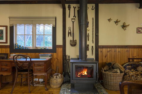 Walhalla Coach House - Perisher Accommodation 2