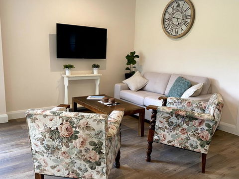 Waterfall Unit Farm Stay - Perisher Accommodation 3