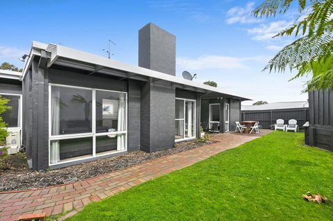 Mysa Anglesea Sleeps 7 WiFi SmartTV Cafes Shops - Perisher Accommodation 5