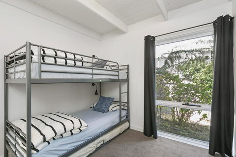 Mysa Anglesea Sleeps 7 WiFi SmartTV Cafes Shops - Perisher Accommodation 10