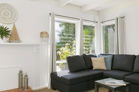 Mysa Anglesea Sleeps 7 WiFi SmartTV Cafes Shops - Perisher Accommodation 0