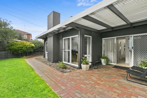 Mysa Anglesea Sleeps 7 WiFi SmartTV Cafes Shops - Perisher Accommodation 7