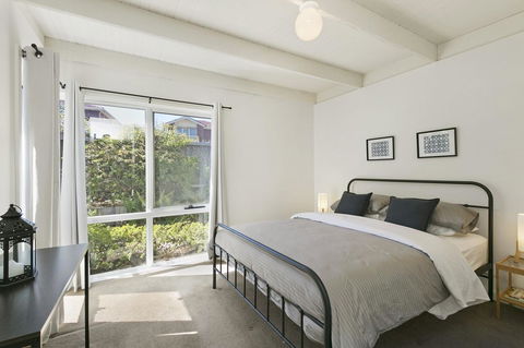 Mysa Anglesea Sleeps 7 WiFi SmartTV Cafes Shops - Perisher Accommodation 6