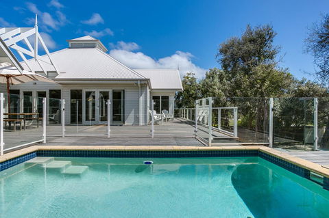 Perfect Blairgowrie Beach House - Perisher Accommodation 0