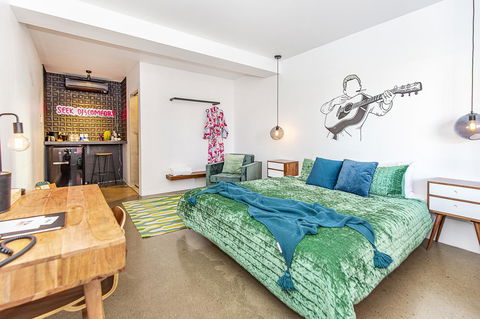 The Pink Hotel Coolangatta - Perisher Accommodation 27