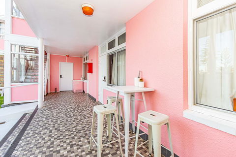 The Pink Hotel Coolangatta - Perisher Accommodation 3