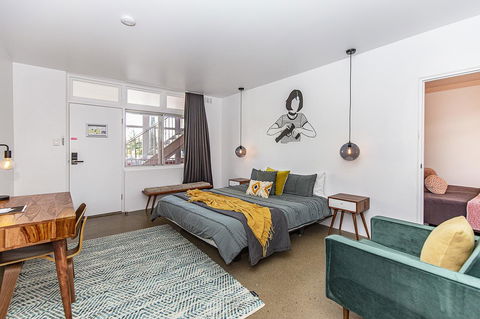 The Pink Hotel Coolangatta - Perisher Accommodation 12