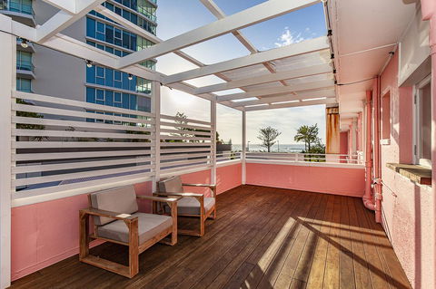The Pink Hotel Coolangatta - Perisher Accommodation 30
