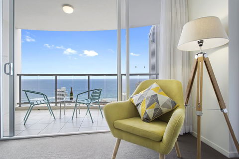 Holiday Holiday Chevron Renaissance Apartments - Perisher Accommodation 5