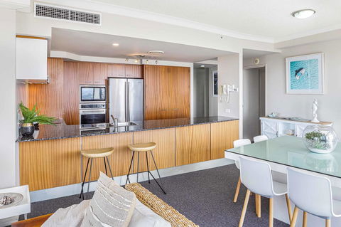 Holiday Holiday Chevron Renaissance Apartments - Perisher Accommodation 8