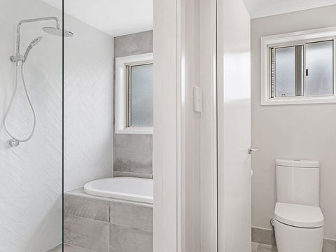 Wirragulla, 10 Marty Avenue - Stylish Modern House With Ducted Air Con & WIFI - Perisher Accommodation 2