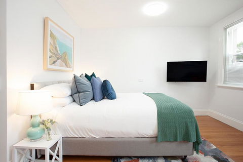 Art Deco Designer Studio In Lewisham - Perisher Accommodation 0