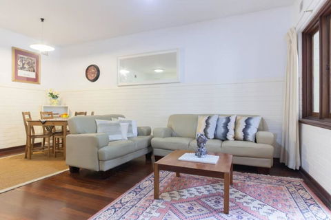 B2 Crawley Apartment 1 BRM & Sleepout Near UWA - Perisher Accommodation 0