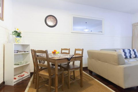 B2 Crawley Apartment 1 BRM & Sleepout Near UWA - Perisher Accommodation 4