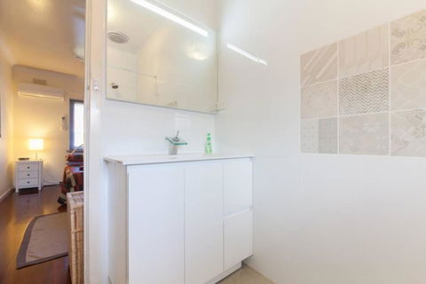 B7 Crawley Apartment 1 BRM & Sleepout Near UWA - Perisher Accommodation 0