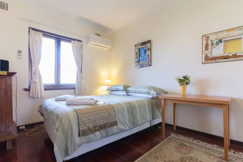 B8 Crawley Apartment 1 BRM & Sleepout Near UWA - Perisher Accommodation 3