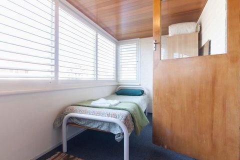 B8 Crawley Apartment 1 BRM & Sleepout Near UWA - Perisher Accommodation 4