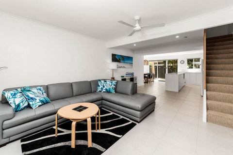 BARBADOS Ultimate Laid-back Holiday - Flat Stroll To River - Perisher Accommodation 0