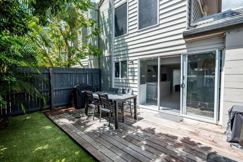 BARBADOS Ultimate Laid-back Holiday - Flat Stroll To River - Perisher Accommodation 3
