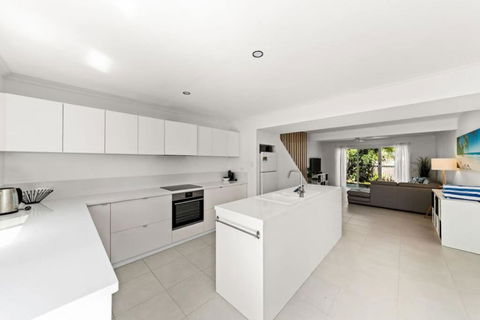 BARBADOS Ultimate Laid-back Holiday - Flat Stroll To River - Perisher Accommodation 4