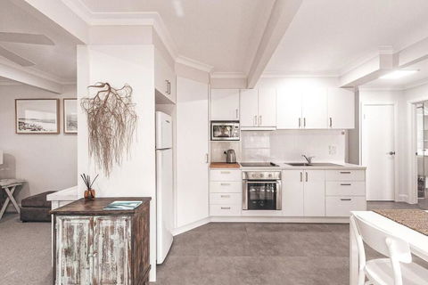 BAY PROPERTIES . Summer Salt On Main - Perisher Accommodation 4