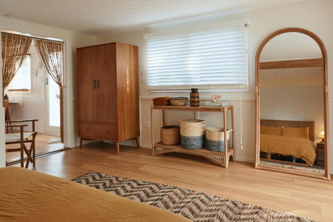 BAY PROPERTIES . The Sailors Bungalow - Perisher Accommodation 4