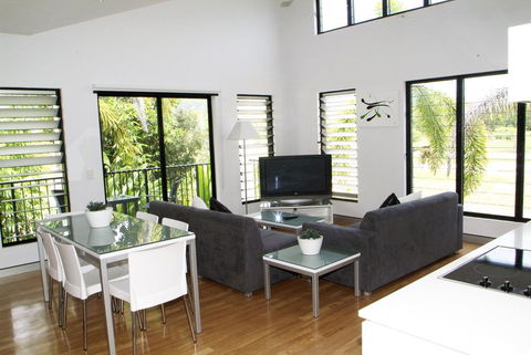 Hinchinbrook Holiday Apartments - Perisher Accommodation 24