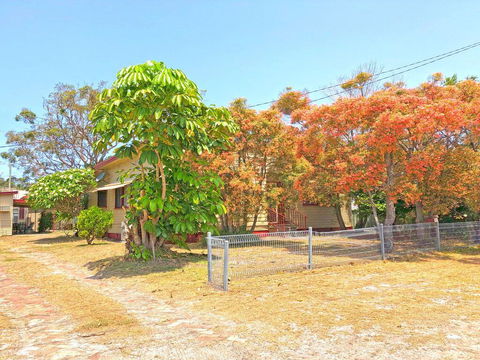 'Daves Place', 27 Rigney St - Holiday House With WIFI, Aircon & Boat Parking - Perisher Accommodation 0