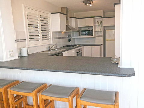 'Mooring One Downstairs', 23 Shoal Bay Rd - Fantastic Ground Floor Duplex With Views, WIFI And Air Conditioning - Perisher Accommodation 2