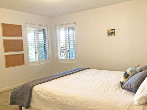 'Mooring One Downstairs', 23 Shoal Bay Rd - Fantastic Ground Floor Duplex With Views, WIFI And Air Conditioning - Perisher Accommodation 3