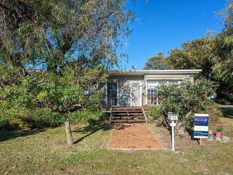 'The Croft' 11 Boulder Bay Rd - Cosy Beach House With Aircon & Only 270m To The Beach - Perisher Accommodation 0