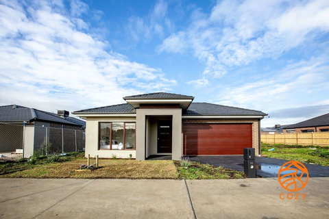 109, Cozy Cranbourne Family House, 5Bed2Bath2Parking - Perisher Accommodation 2