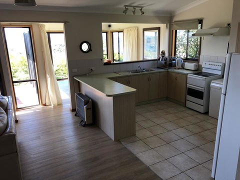 121 Montague Avenue, Kianga - Perisher Accommodation 3