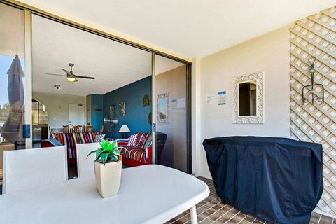 14 'THE DUNES', 38 MARINE DR - LARGE UNIT WITH POOL, TENNIS COURT AND DIRECTLY ACROSS FROM FINGAL - Perisher Accommodation 1