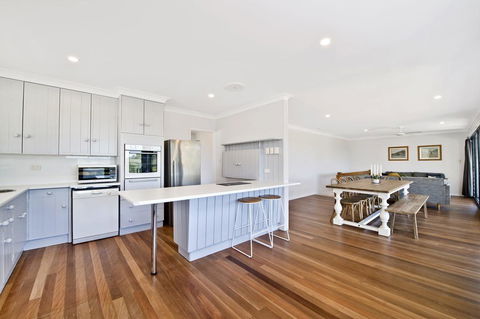 143 Matthew Flinders Drive, Port Macquarie - Perisher Accommodation 3