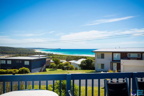 17 Dulling Street - Beach House - Perisher Accommodation 1