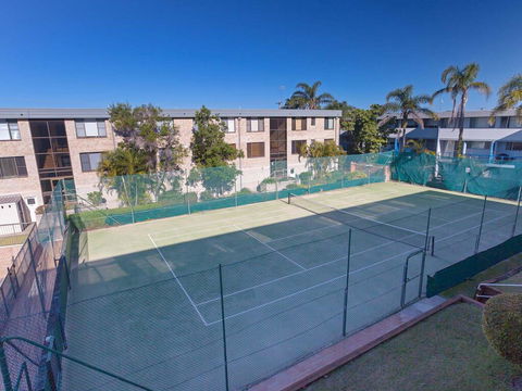 2 'The Dunes', 38 Marine Drive - Pool, Tennis Court And So Close To The Beach - Perisher Accommodation 3