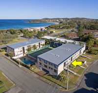 2 'The Dunes' 38 Marine Drive - pool tennis court and so close to the beach - Perisher Accommodation