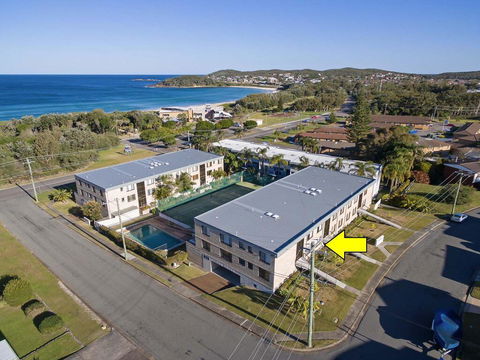 2 'The Dunes', 38 Marine Drive - Pool, Tennis Court And So Close To The Beach - Perisher Accommodation 0