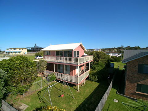 2 Jocelyn Street. Dalmeny - Perisher Accommodation 1
